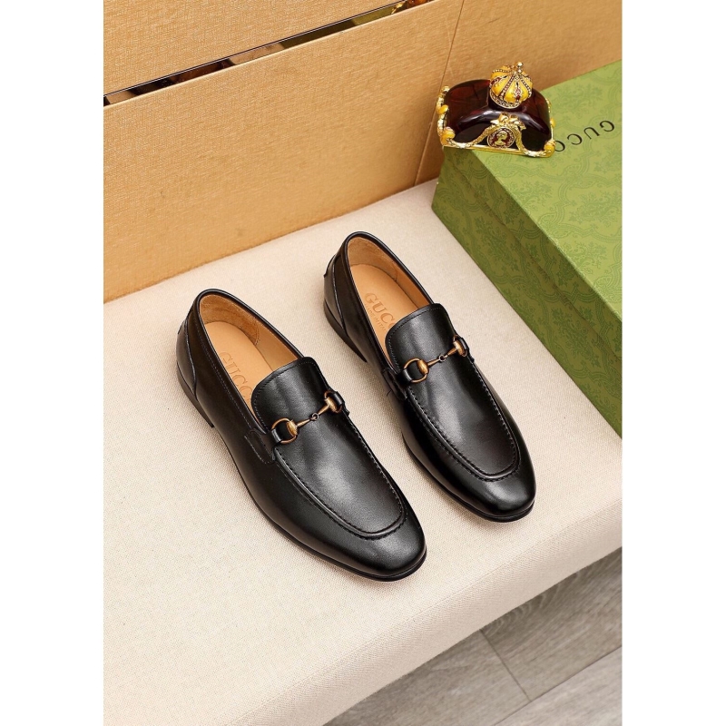 G*u*i leather shoes